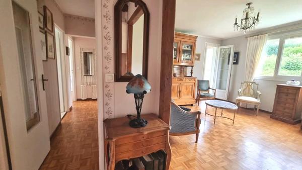 Vente                                                      Appartement
                        
                     3 pièces                      60 m2                     à Beynes