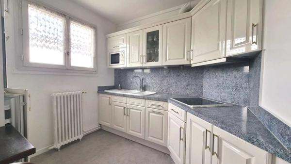 Vente                                                      Appartement
                        
                     3 pièces                      60 m2                     à Beynes