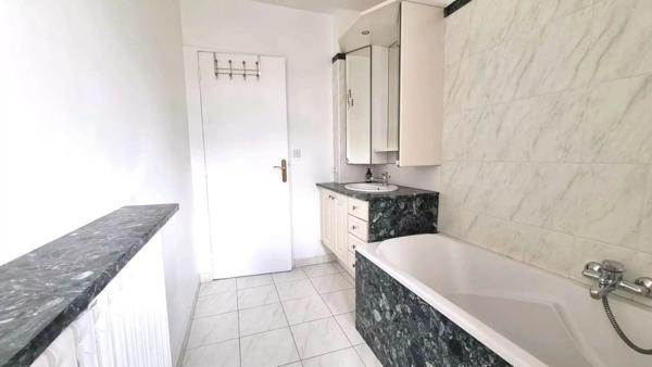 Vente                                                      Appartement
                        
                     3 pièces                      60 m2                     à Beynes