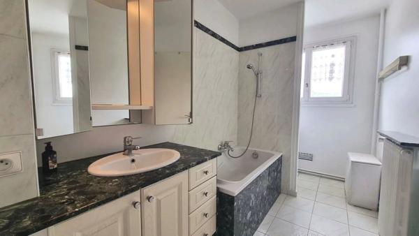 Vente                                                      Appartement
                        
                     3 pièces                      60 m2                     à Beynes