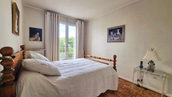 Vente                                                      Appartement
                        
                     3 pièces                      60 m2                     à Beynes