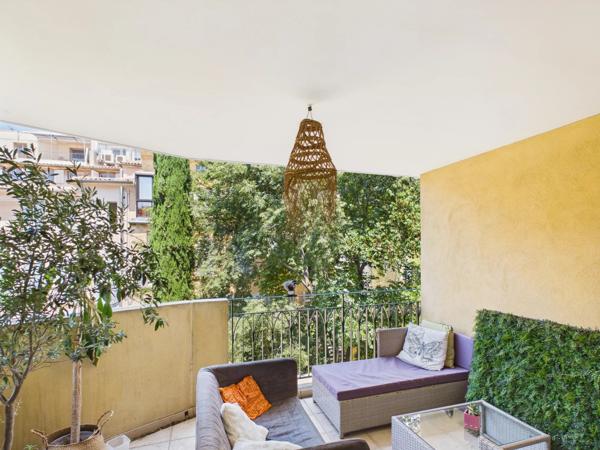 AIX-EN-PROVENCE – CENTRE HISTORIQUE T3 avec terrasse, ascenseur et garage – Un bien rare sur le marché aixois