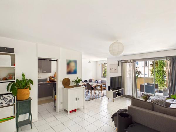 AIX-EN-PROVENCE – CENTRE HISTORIQUE T3 avec terrasse, ascenseur et garage – Un bien rare sur le marché aixois
