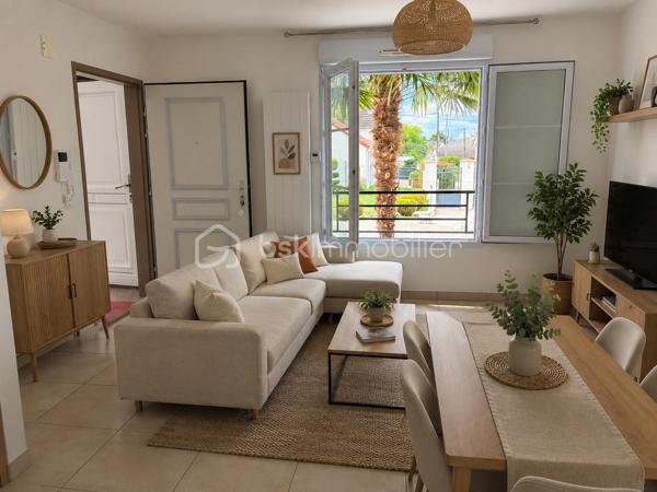 Appartement neuf dans une résidence de standing

Découvrez ce charmant appartement entièrement neuf, aménagé avec goût et bénéficiant de prestations de qualité.
Il se compose de :
Une agréable pièce de vie lumineuse
Une chambre confortable
Un coin cuisine fonctionnel et moderne
Une salle d'eau avec WC et sèche-serviettes
Une place de parking privative en sous-sol
Une cave
Vous profiterez également d'une jolie vue dégagée sur un parc verdoyant, offrant un cadre calme et agréable.

Situé dans une résidence récente de standing, cet appartement est idéal pour une résidence principale, un pied-à-terre ou un investissement locatif.

Les atouts :
✔ Résidence sécurisée et de standing
✔ Appartement neuf, aucun travaux à prévoir
✔ Parking en sous-sol et cave
✔ Vue sur parc
✔ Aménagement moderne et soigné

N'hésitez pas à me contacter pour plus d'informations ou pour organiser une visite.