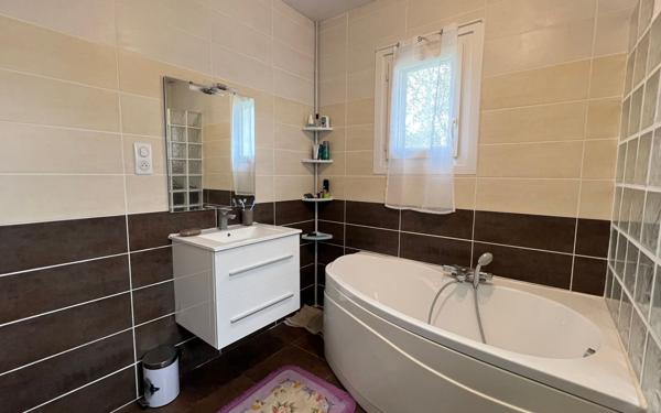 Maison à vendre    6 pièces • 193,71 m2 Landeleau