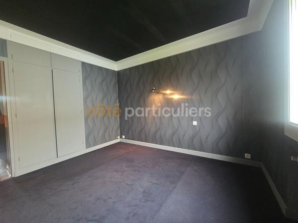 Vente
                Maison185 m² - 5 Pièces -
                    VILLENEUVE SUR LOT (47300)