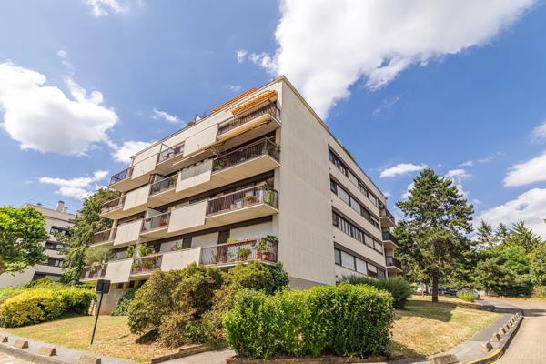 Appartement
         2 pièces
        - 50 m² Exclusivité 210 000 € *