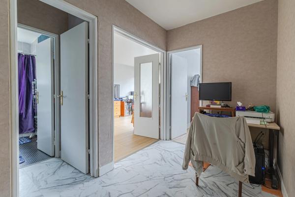 Appartement
         2 pièces
        - 50 m² Exclusivité 210 000 € *