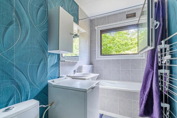 Appartement
         2 pièces
        - 50 m² Exclusivité 210 000 € *