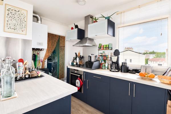 SAINT-DENIS ? Bel appartement 3 pièces de 72 m² avec terrasse et box