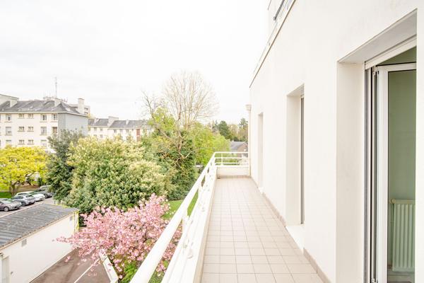 A VENDRE NANTES/PROCE APPARTEMENT AVEC ASCENSEUR/TERRASSE/PGARAGE/CAVE