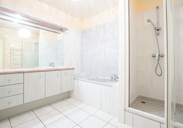 A VENDRE NANTES/PROCE APPARTEMENT AVEC ASCENSEUR/TERRASSE/PGARAGE/CAVE