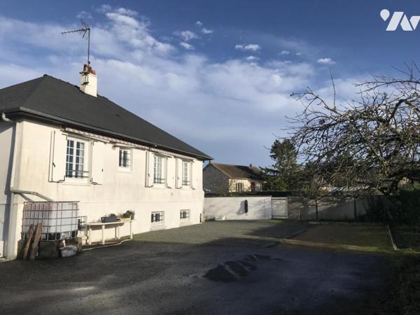 Vente Maison Lumineuse  à Chaveignes sur plus de 3200 m² de terrain 