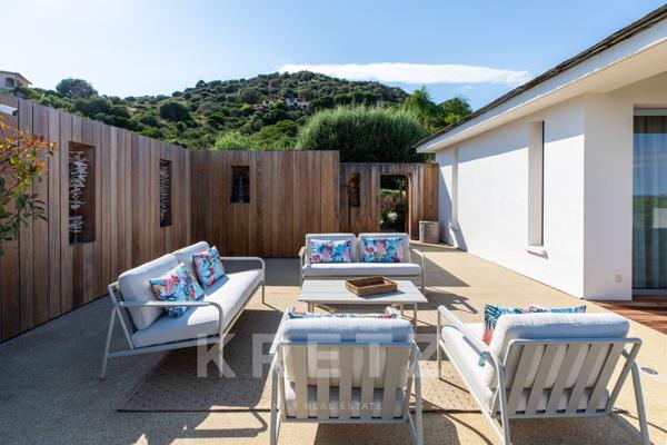 Villa de luxe, vue mer, plage à deux pas.