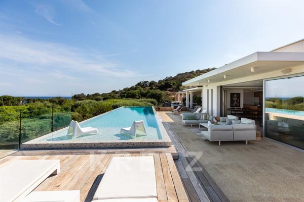 Villa de luxe, vue mer, plage à deux pas.