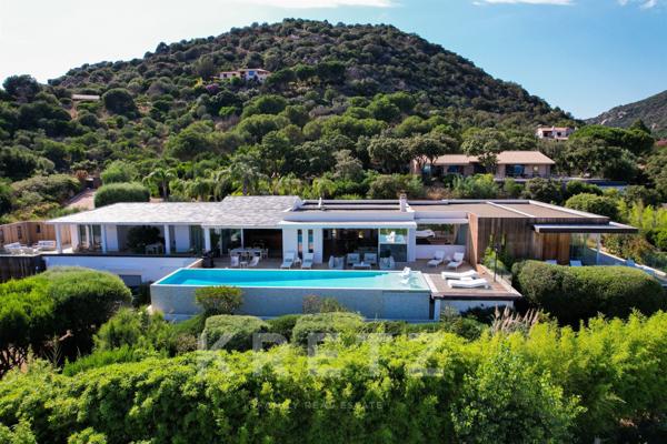 Villa de luxe, vue mer, plage à deux pas.