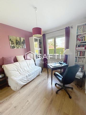 Maison 5 chambres, bien entretenue.