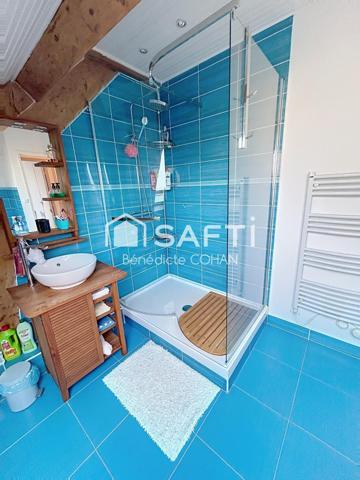 Maison 5 chambres, bien entretenue.