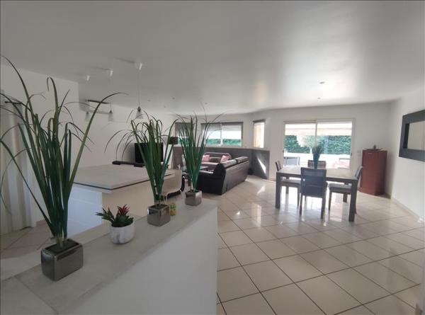 Maison à vendre |  Blanquefort |  6 pièces | 120 m²