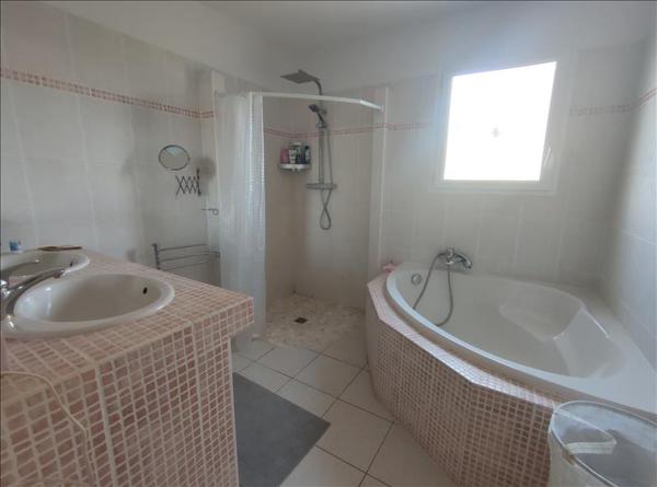 Maison à vendre |  Blanquefort |  6 pièces | 120 m²