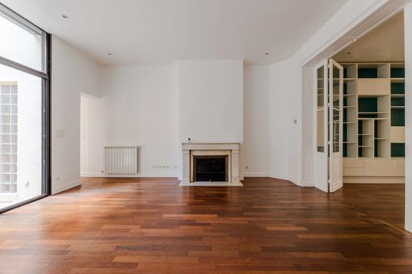 APPARTEMENT - 4 PIECES - TERRASSE PRIVEE - PARKING - TRIANGLE
