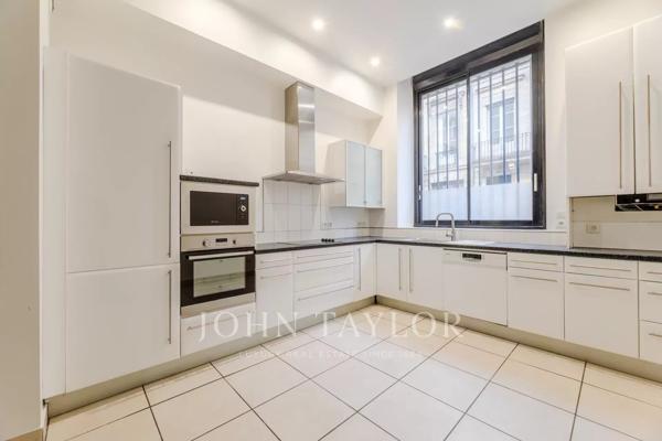 APPARTEMENT - 4 PIECES - TERRASSE PRIVEE - PARKING - TRIANGLE