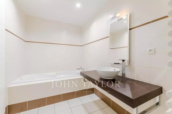 APPARTEMENT - 4 PIECES - TERRASSE PRIVEE - PARKING - TRIANGLE