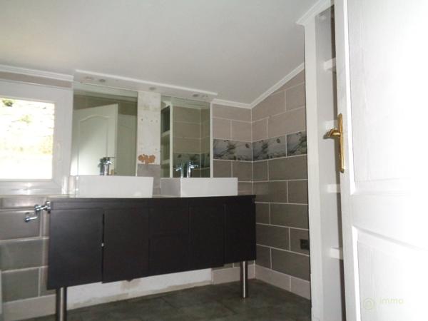 Maison et dépendances à SAINT AMBROIX (30500)