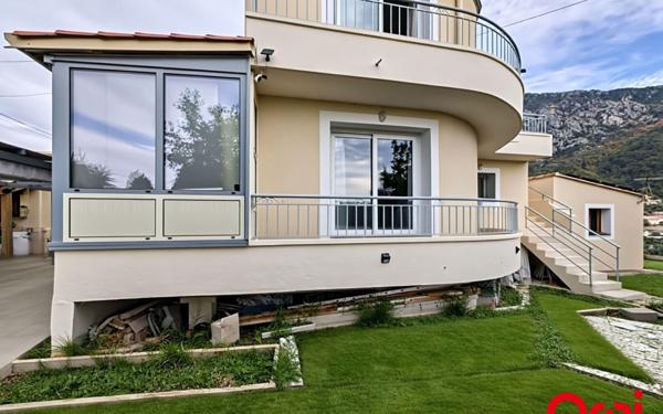 Maison à vendre    6 pièces • 118,30 m2 Castellar