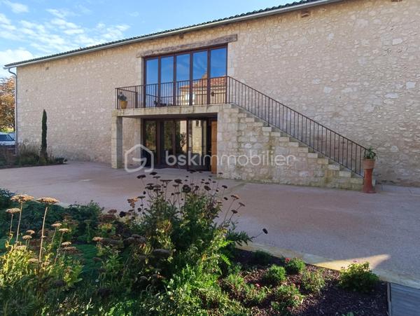 Chateau de 1 307 m²