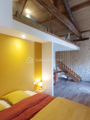 Chateau de 1 307 m²