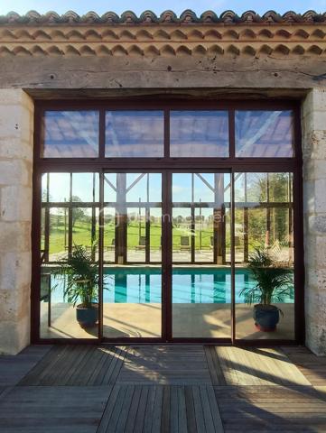 Chateau de 1 307 m²