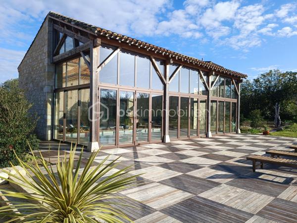 Chateau de 1 307 m²