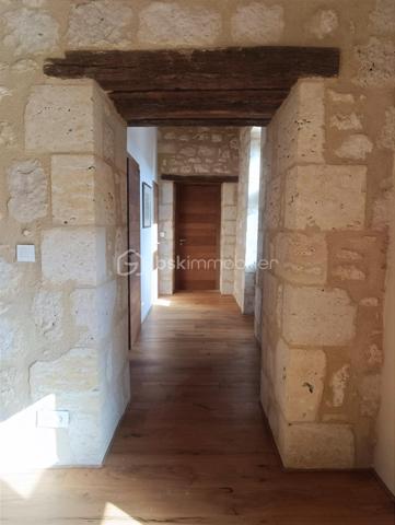 Chateau de 1 307 m²