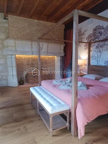 Chateau de 1 307 m²