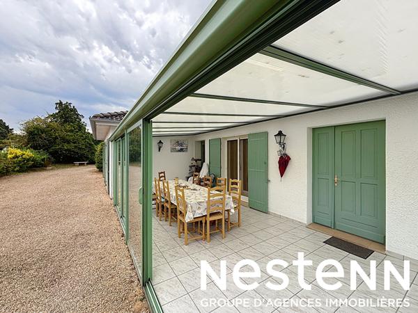 A vendre : Maison de plain pied avec véranda et joli jardin proche CRECHES SUR SAONE