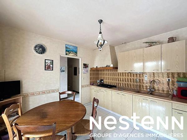 A vendre : Maison de plain pied avec véranda et joli jardin proche CRECHES SUR SAONE