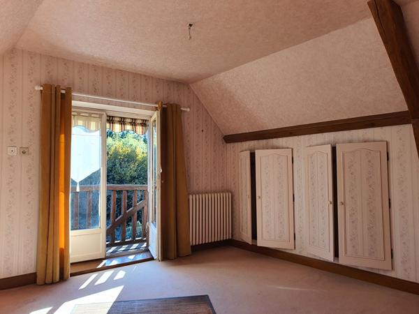 MAISON DE 220 m² DANS UN LIEU IDYLLIQUE