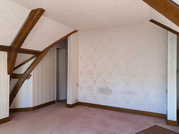 MAISON DE 220 m² DANS UN LIEU IDYLLIQUE