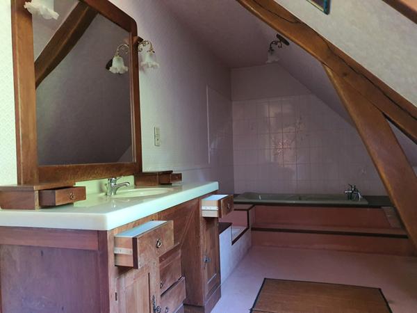 MAISON DE 220 m² DANS UN LIEU IDYLLIQUE