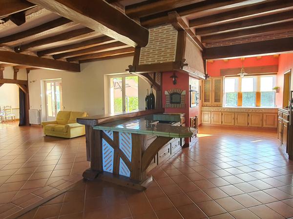 MAISON DE 220 m² DANS UN LIEU IDYLLIQUE