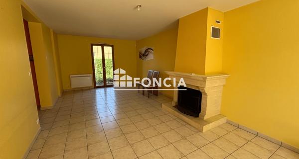 Location Maison 7 pièces 185 m² - ÉMancé 78125