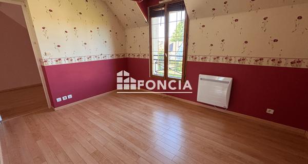 Location Maison 7 pièces 185 m² - ÉMancé 78125