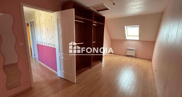 Location Maison 7 pièces 185 m² - ÉMancé 78125