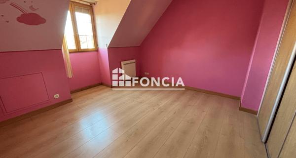 Location Maison 7 pièces 185 m² - ÉMancé 78125