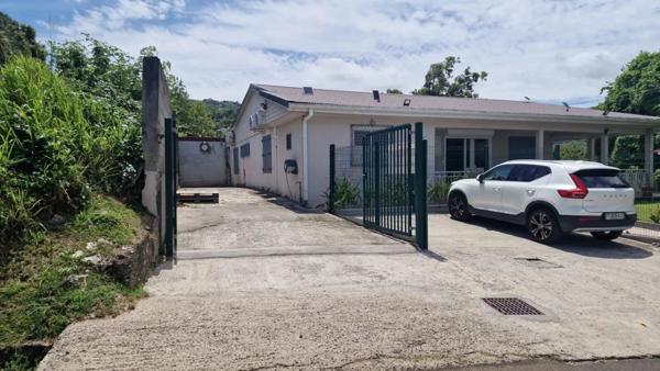 Location Local commercial 2 pièces 33 m2 à Le Lamentin