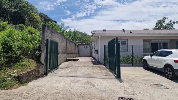 Location Local commercial 2 pièces 33 m2 à Le Lamentin