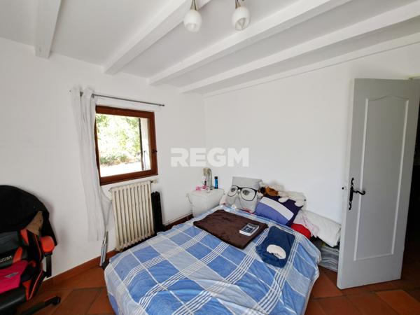 La Force (24130) Véritable Périgourdine de plain pied, 5 chambres, combles aménageables, dépendances.