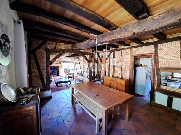 La Force (24130) Véritable Périgourdine de plain pied, 5 chambres, combles aménageables, dépendances.