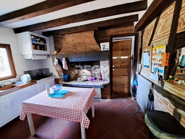 La Force (24130) Véritable Périgourdine de plain pied, 5 chambres, combles aménageables, dépendances.